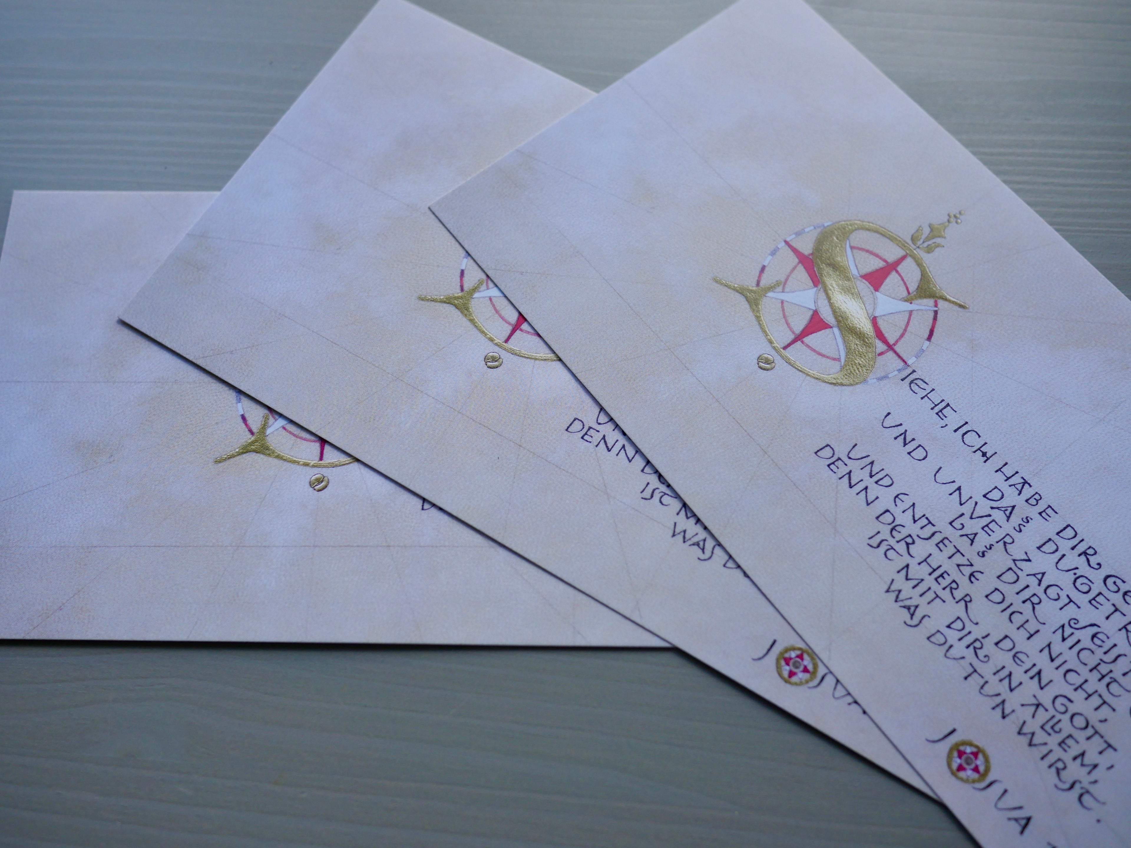 Christliche Postkarte Josua 1,9 – Bibelvers „Sei getrost und unverzagt“ – Kalligrafie – DIN lang – Luther 1912