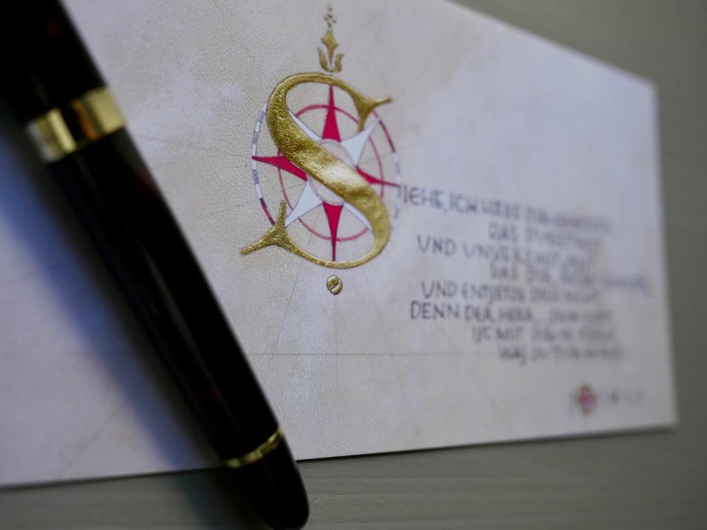 Christliche Postkarte Josua 1,9 – Bibelvers „Sei getrost und unverzagt“ – Kalligrafie – DIN lang – Luther 1912