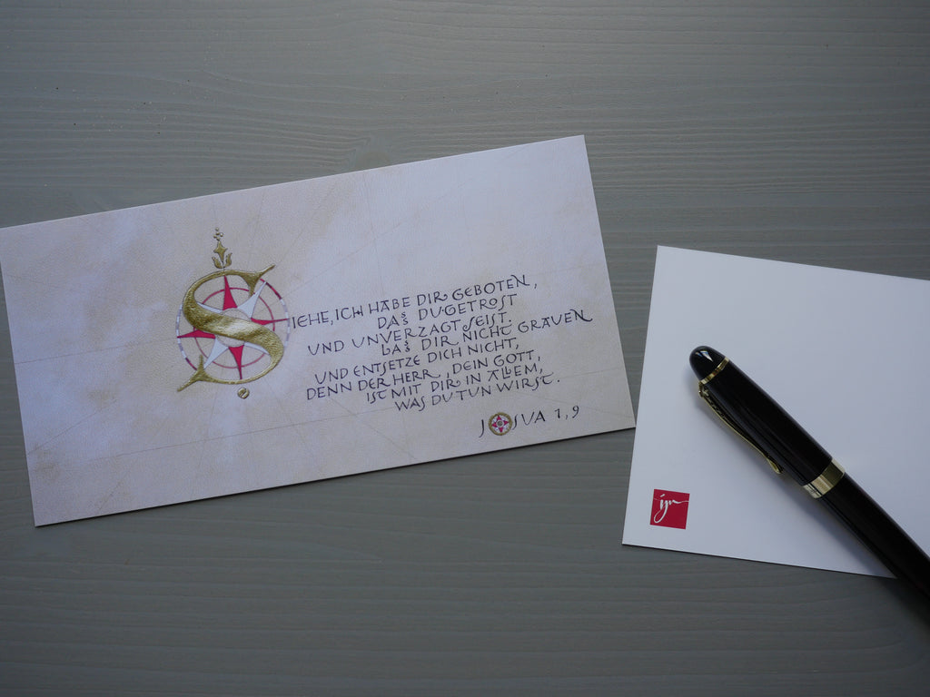 Christliche Postkarte Josua 1,9 – Bibelvers „Sei getrost und unverzagt“ – Kalligrafie – DIN lang – Luther 1912