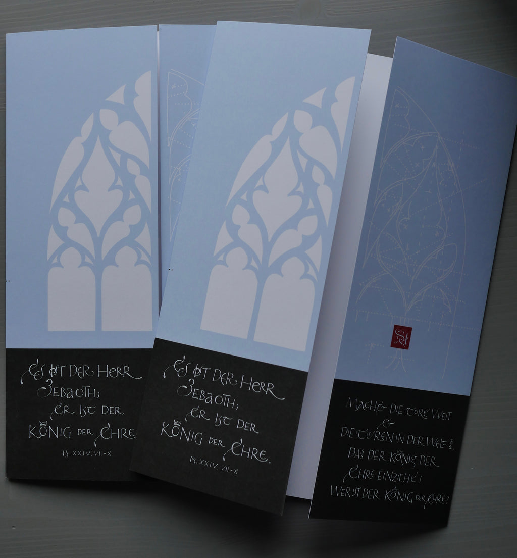 Moderne christliche Weihnachtskarte Psalm 24 – Altarfalz in Bleu | Kalligrafie „Machet die Tore weit“ | A3 offen mit Umschlag