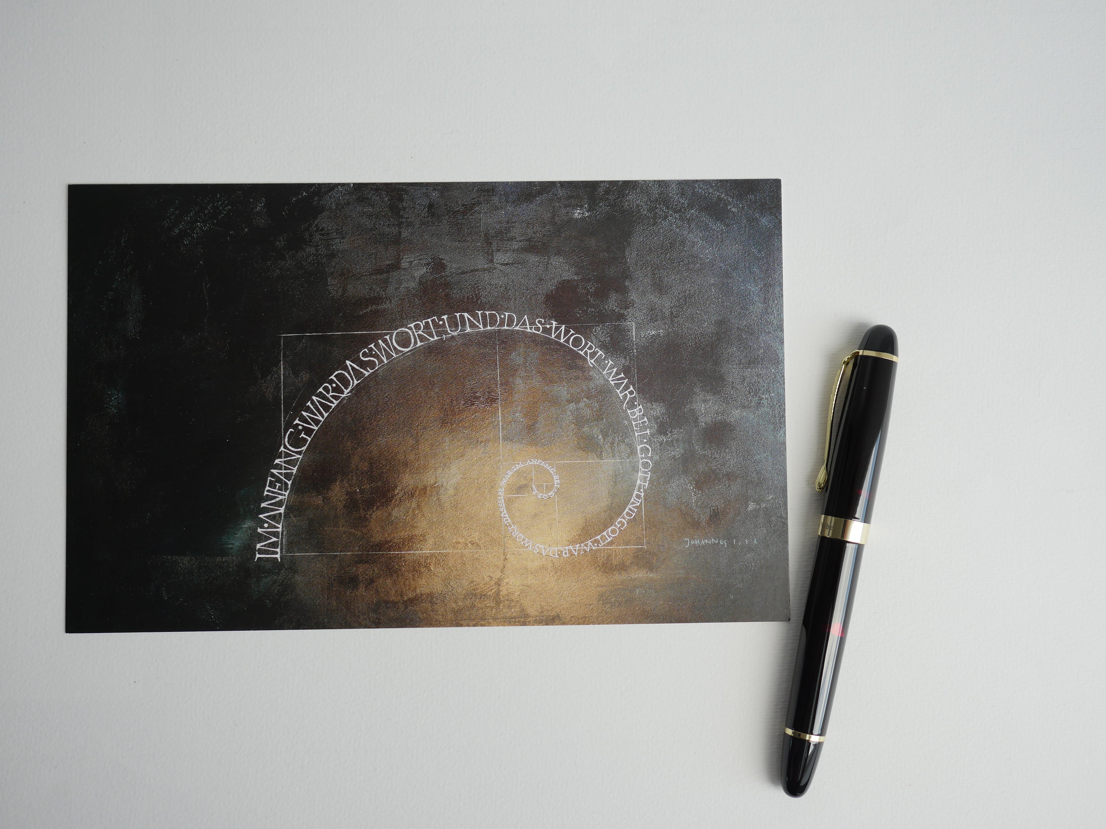 XL Postkarte christlich, Im Anfang war das Wort, Goldener Schnitt, konstruierte Schriftspirale, Postkartenkarton, moderne christliche Kunst