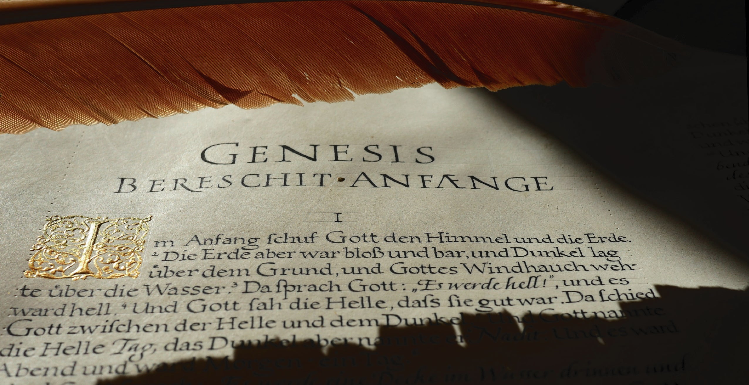 Postkarte christlich, mit dem Bibelvers "Im Anfang schuf Gott den Himmel und die Erde", gedruckt auf Postkartenkarton, Genesis, Kalligrafie