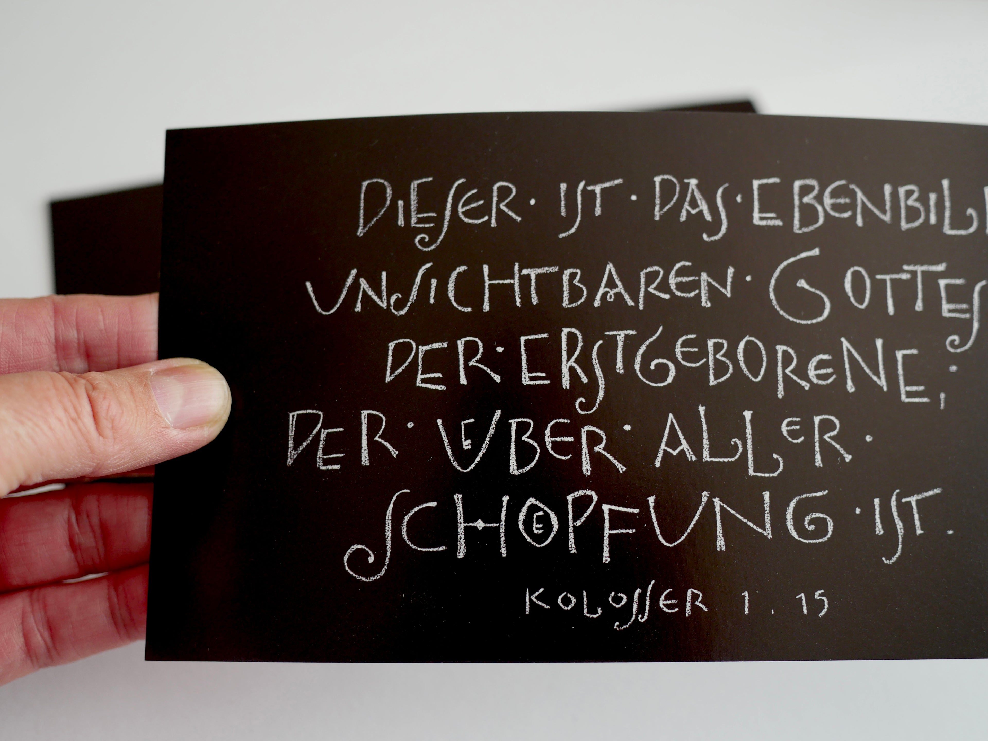 Postkarte christlich, Bibelvers "Dieser ist das Ebenbild …", Kolosser 1,15, gedruckt auf Postkartenkarton, Din lang, Kalligrafie